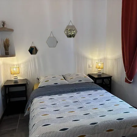 Proche De La Gare Apartment *