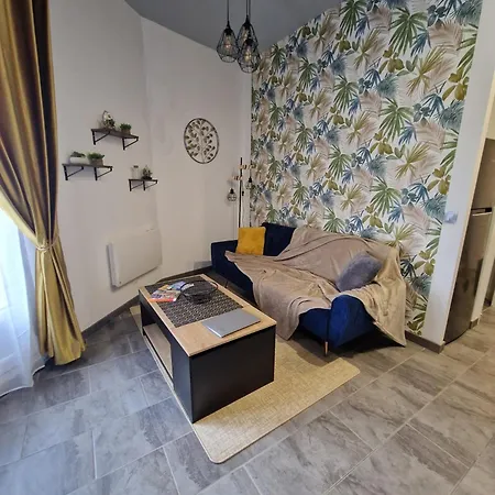 Proche De La Gare Apartment